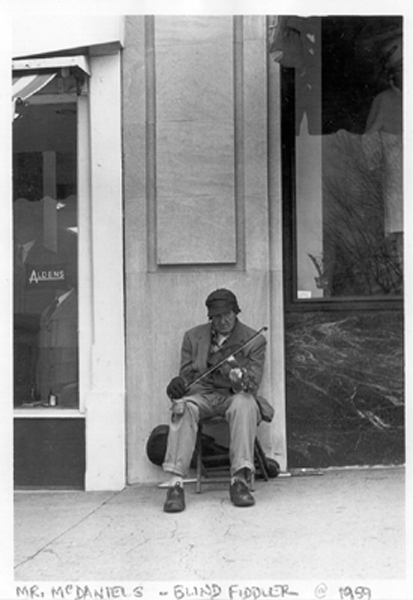 Mr. McDaniels, Blind Fiddler in front on Aldens, photo by Jean Martin, submitted by Reed Martin